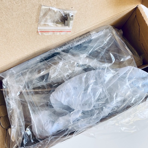 NIB Le Chateau Jewel Crystal Glam Sparkly Sandals - Picture 3 of 9